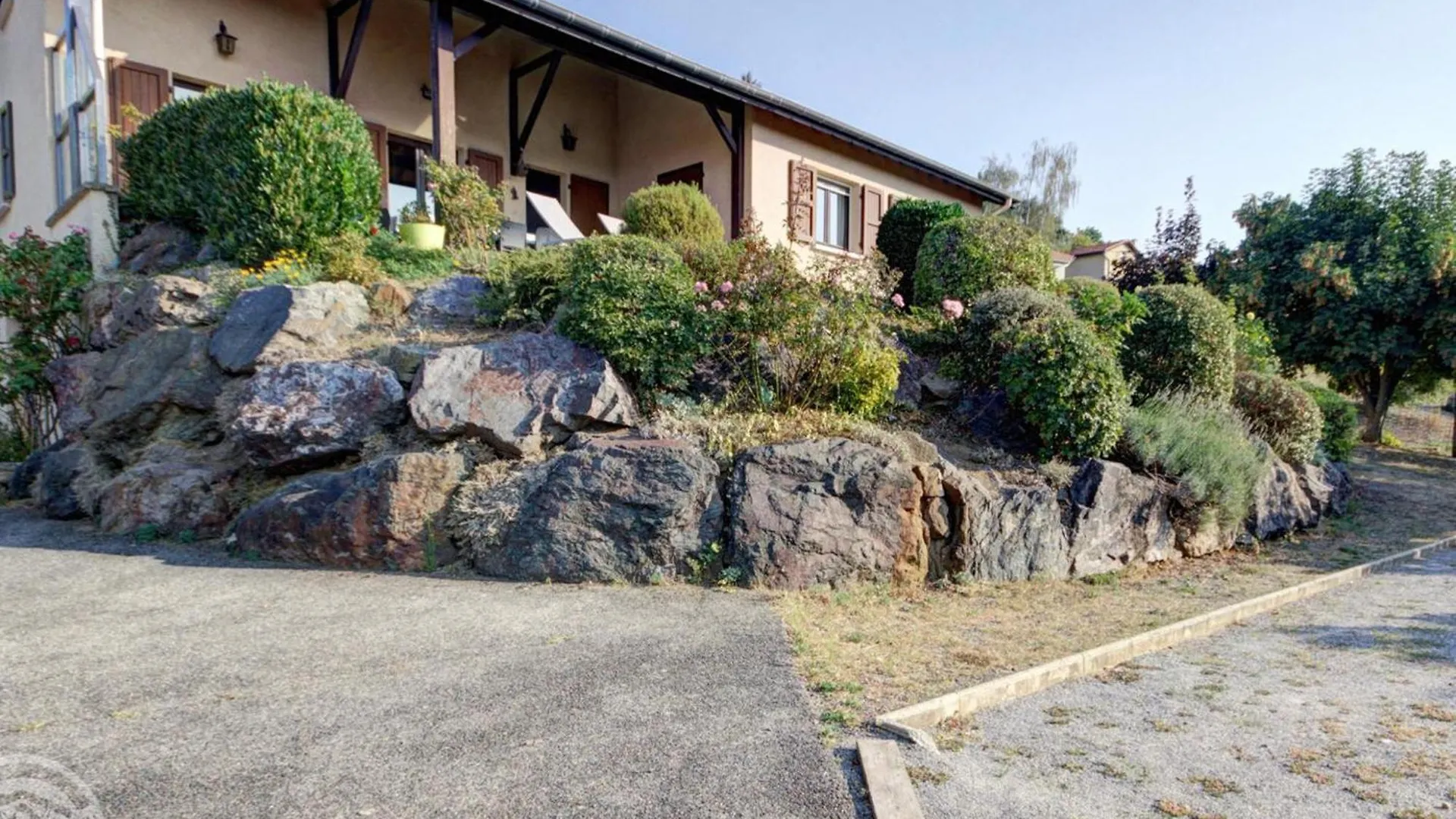 Gite Familial Tout Confort Avec Jardin, Salle De Jeux, Garage Et Terrasse, Pres De Saint-Etienne - Fr-1-496-204 Fransa